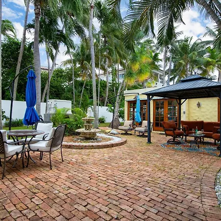 Las Olas Oasis By Avantstay Minutes To The Beach Hot Tub
